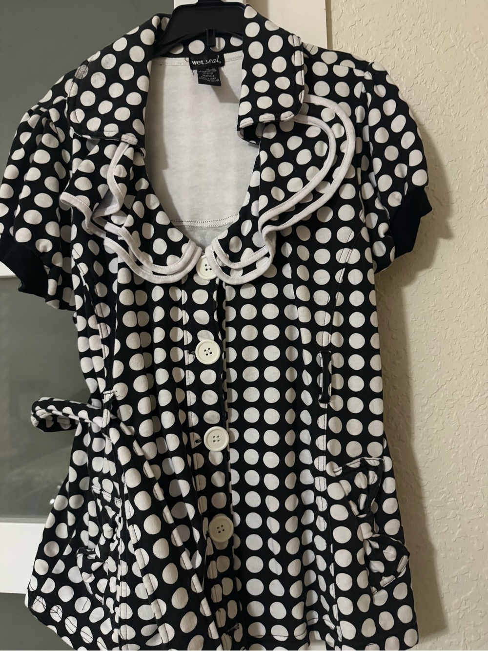 Wet Seal Black and White Polka Dot Short Sleeve Top